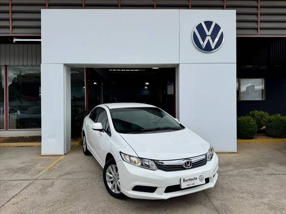 HONDA CIVIC 1.8 LXS 16V FLEX 4P AUTOMÁTICO HONDA CIVIC 1.8 LXS 16V FLEX 4P AUTOMÁTICO